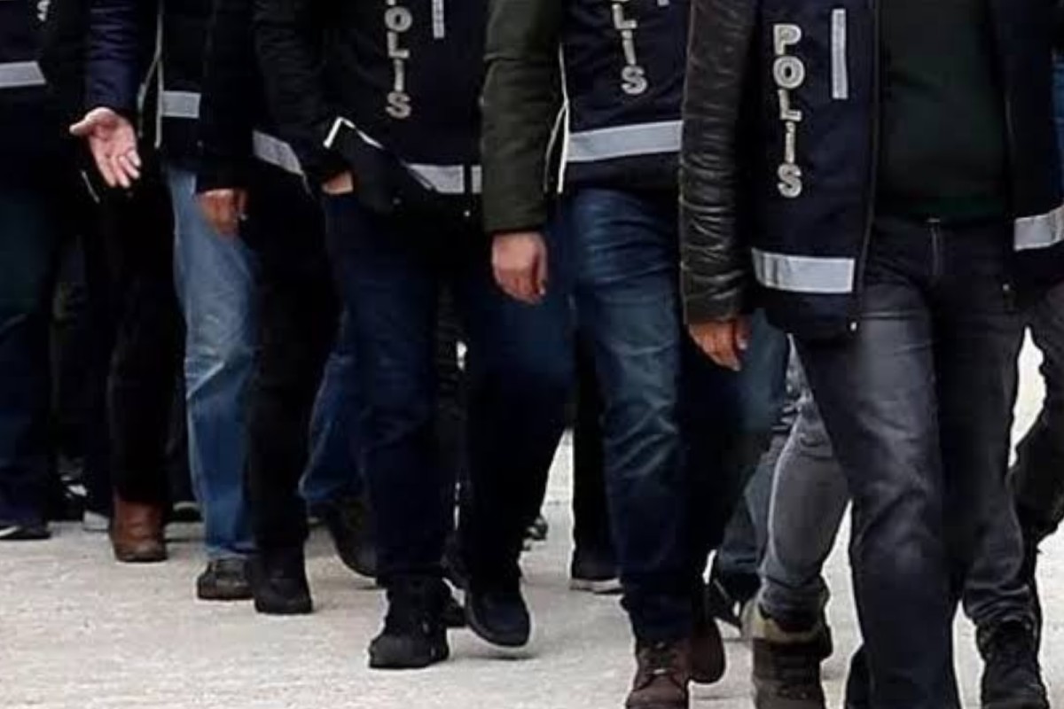 Şanlıurfa'da Çeşitli suçlardan aranan 32 kişi yakalanarak gözaltına alındı