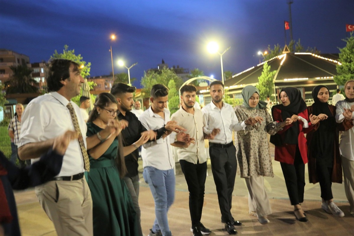 Eyyübiye Belediyesi’nden Üniversite Adaylarına Moral Gecesi