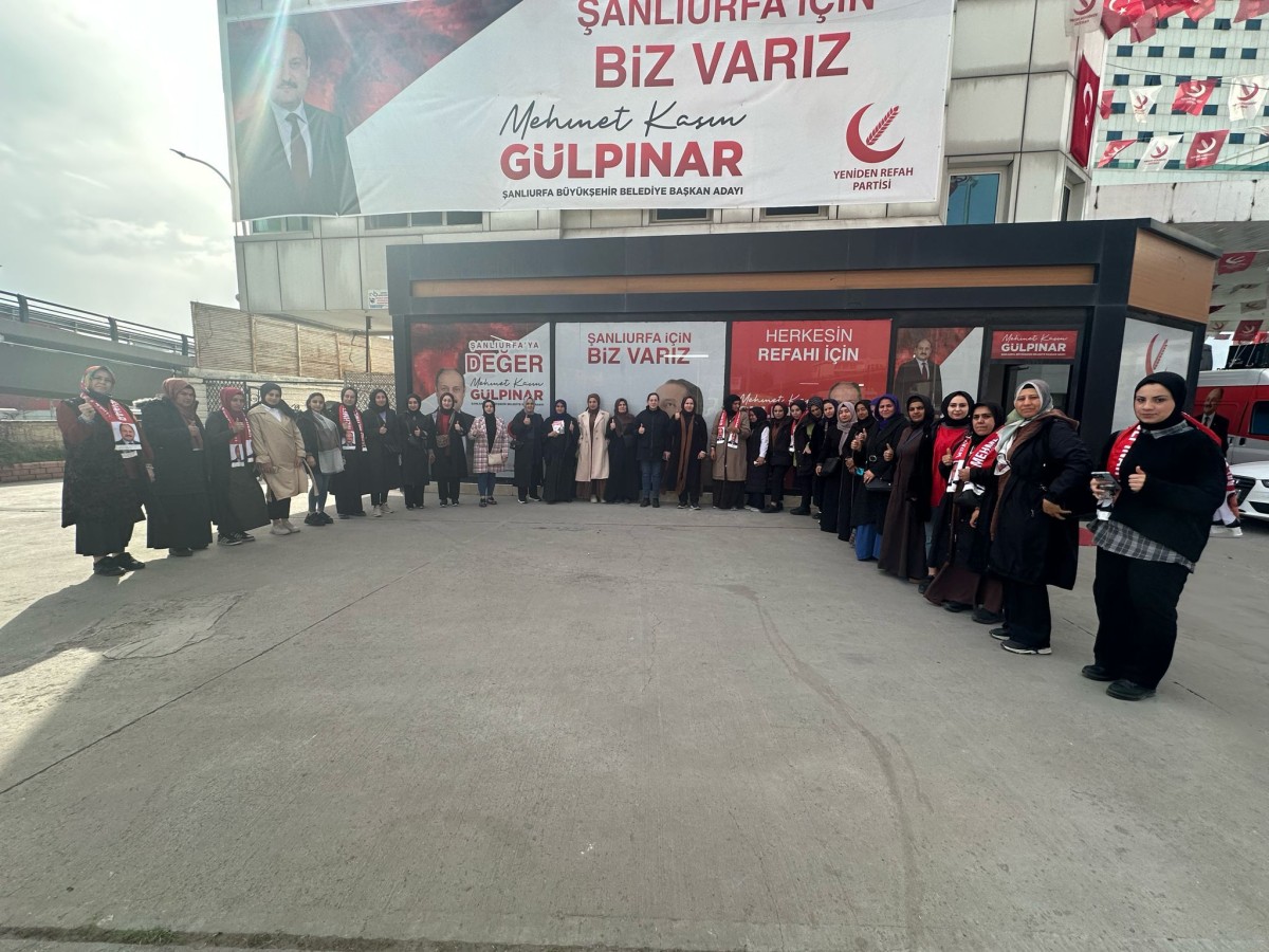 Mehmet Kasım Gülpınar’ın Seçim Karargahı Mahallelere Çıkarma Yaptı