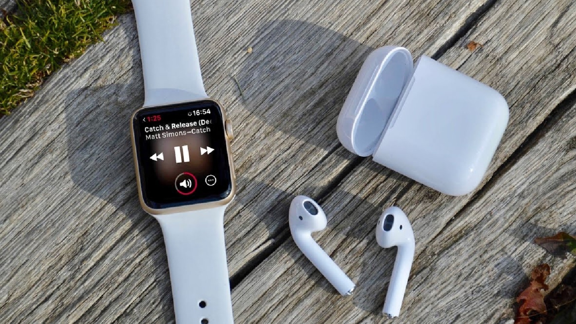 Apple Watch, AirPods