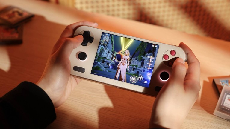 Ayaneo Pocket S Mini: 4:3 Ekranlı Retro Oyun Konsolu Tanıtıldı