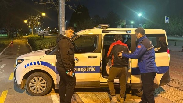 Kocaeli Büyükşehir Zabıtası 7/24 sahada: ulaşım, barınma ve sağlık desteği