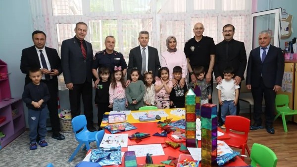 Vali Yılmaz Ergün, Artvin’de Eğitim Ziyaretlerinde Bulundu