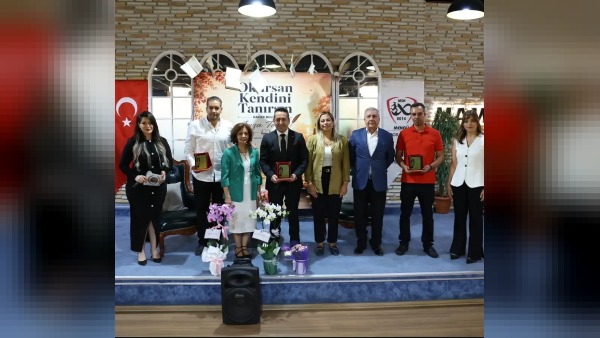 Mamak’ta “Okursan Kendini Tanırsın” söyleşisi ve imza günü geniş katılımla yapıldı