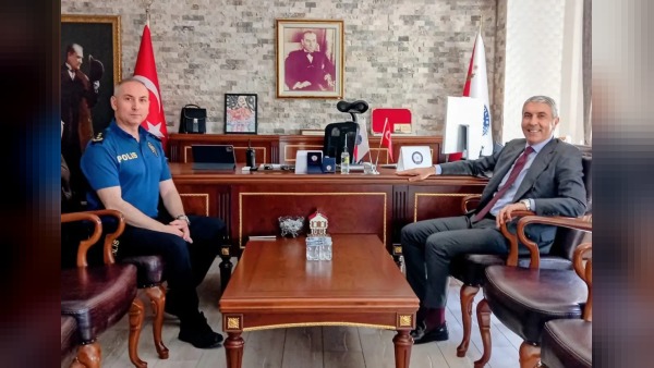 Beypazarı Kaymakamı Ünal Coşkun, Emniyet Müdürü Umut Aytekin’i makamında ziyaret etti