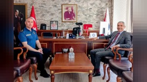 Beypazarı Kaymakamı Ünal Coşkun, Emniyet Müdürü Umut Aytekin’i makamında ziyaret etti