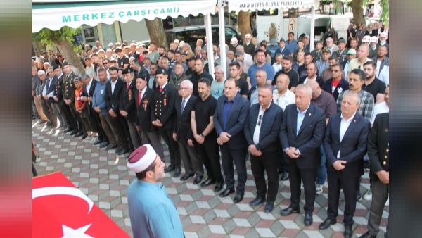 Gazi Özcan için Çay’da düzenlenen askeri törenle son veda yapıldı