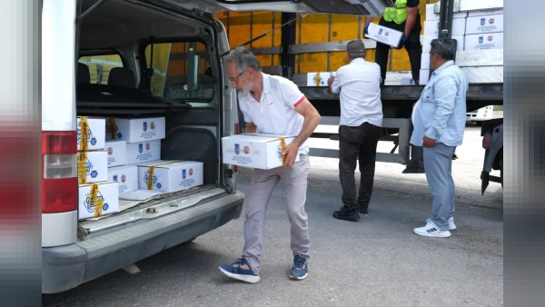 Güdül’de 44 arı yetiştiricisine 2.740 kg %75 hibeli arı yemi desteği verildi