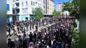Kars’ta Aşura Günü’nde binlerce kişi Hazreti Hüseyin ve Ehl-i Beyt’i andı