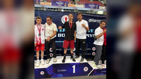 Karslı boksör İbrahim Müçük finalde altın madalya kazandı, Türk boksuna umut oldu