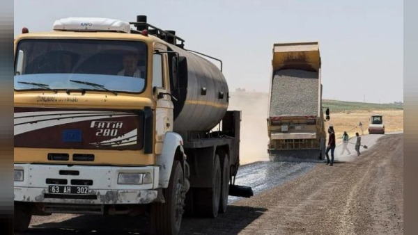 Şanlıurfa’da Külünçe-Atlıkonak arasında 4,5 kilometrelik yol sathi asfaltla güçlendirildi