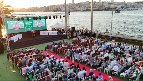 Yeşilay Liseler Arası Münazara Türkiye finali İstanbul’da tamamlandı